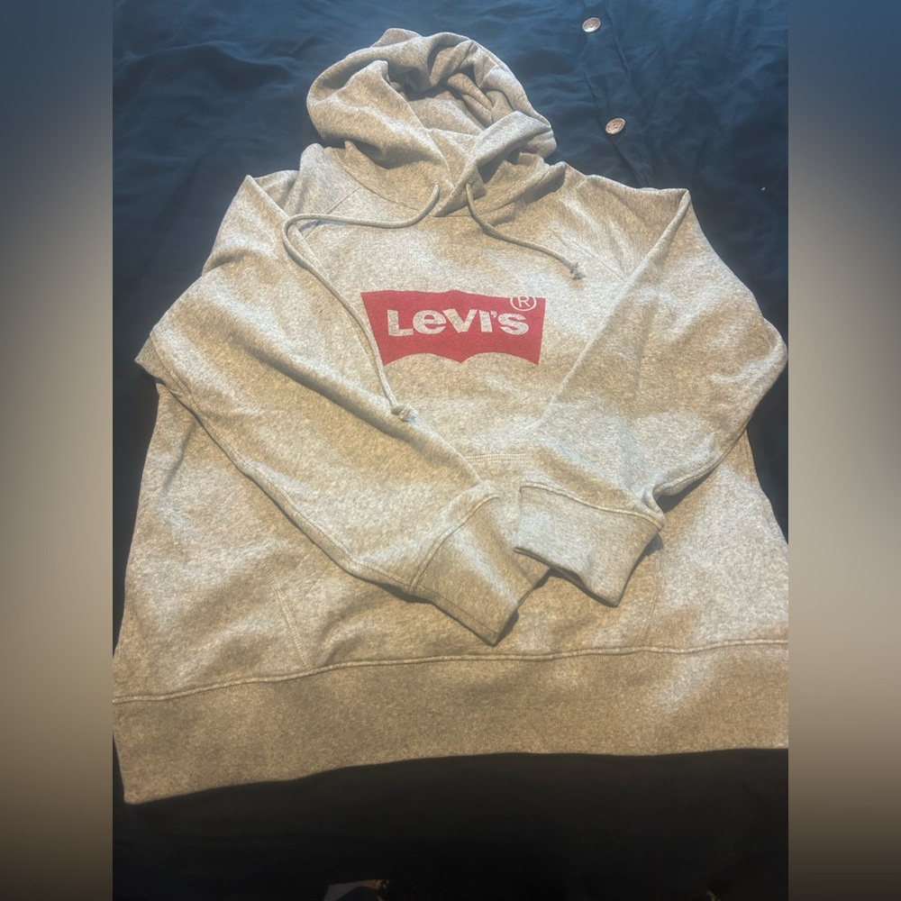 Levi's Gray Men's Sweater
Size large 
Worn once